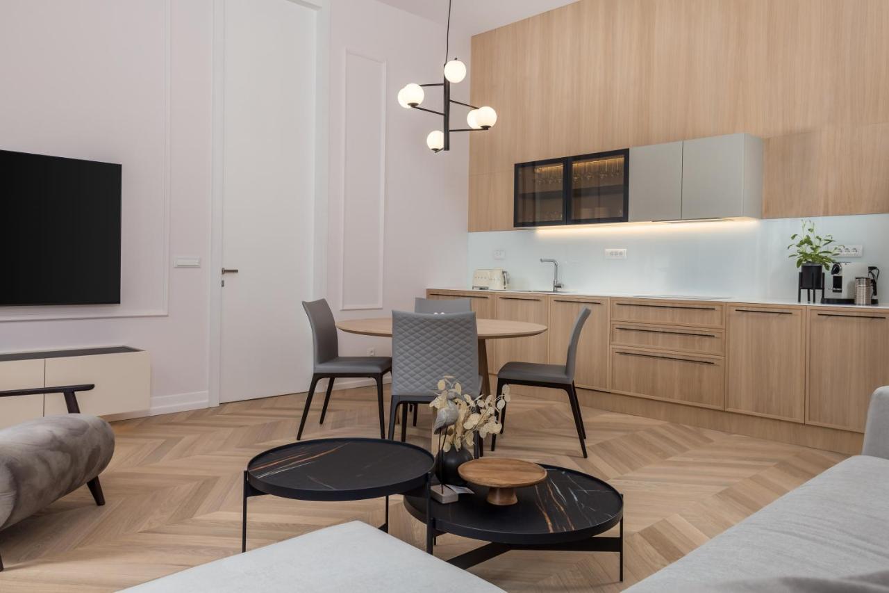 Apartma Plaza *