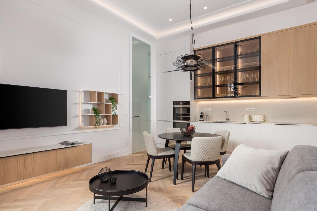 Apartment Plaza *