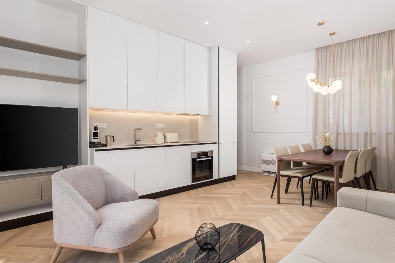 Apartment Plaza