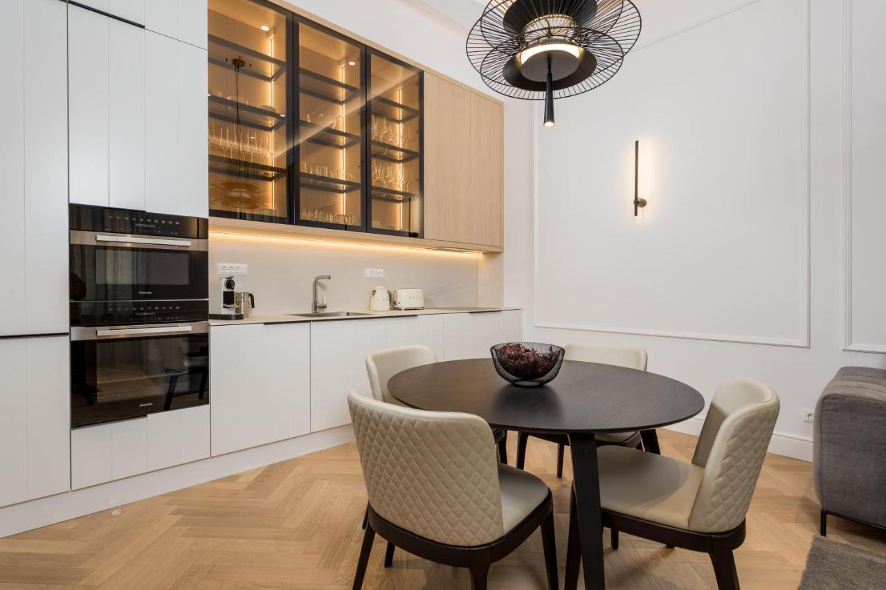 Plaza Apartment